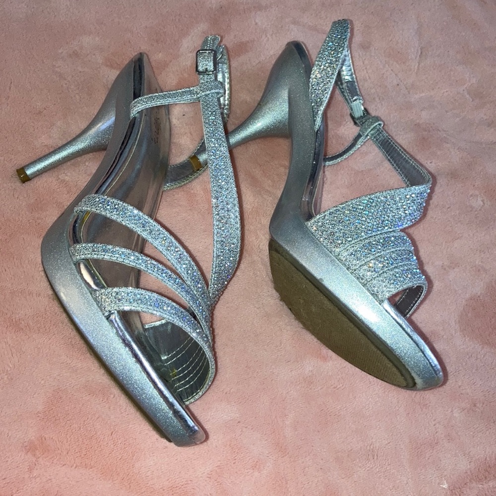 Heels - Picture 3 of 5